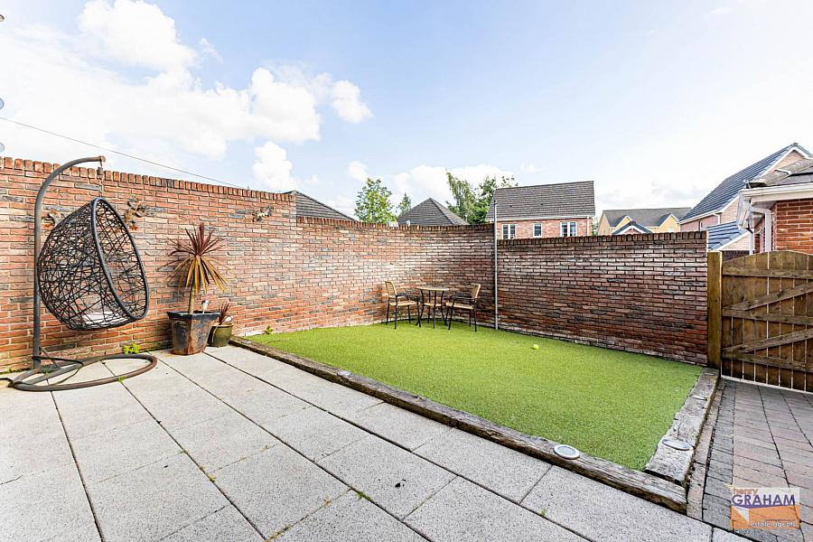 4 Holstein Crescent