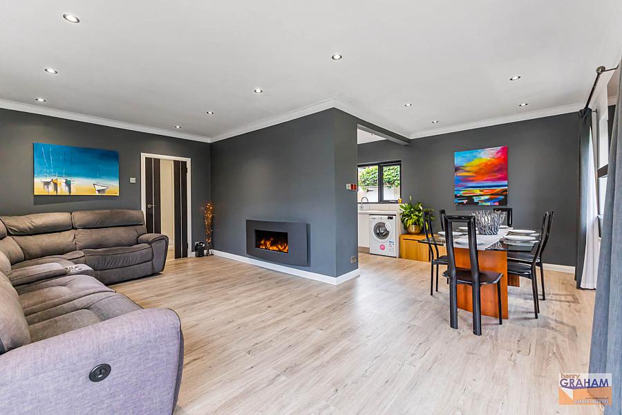 8 Sandyhill Avenue