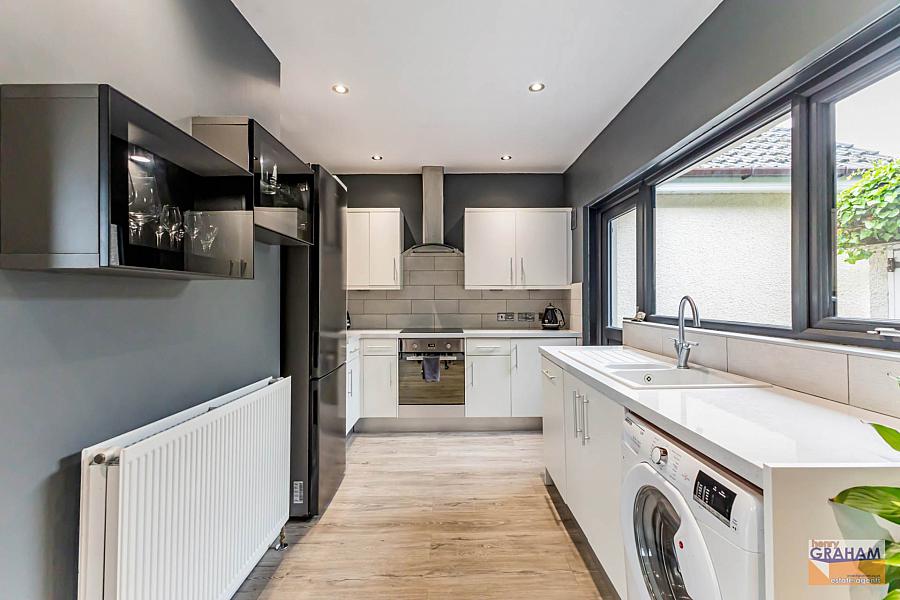 8 Sandyhill Avenue