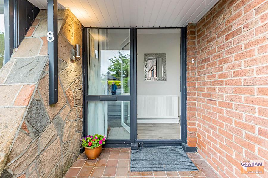 8 Sandyhill Avenue