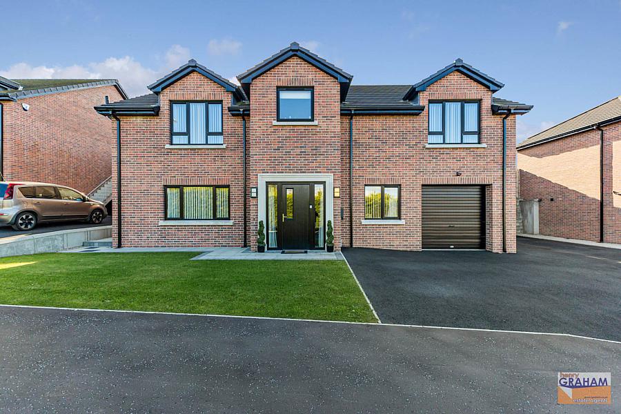 6b Woodfall Manor