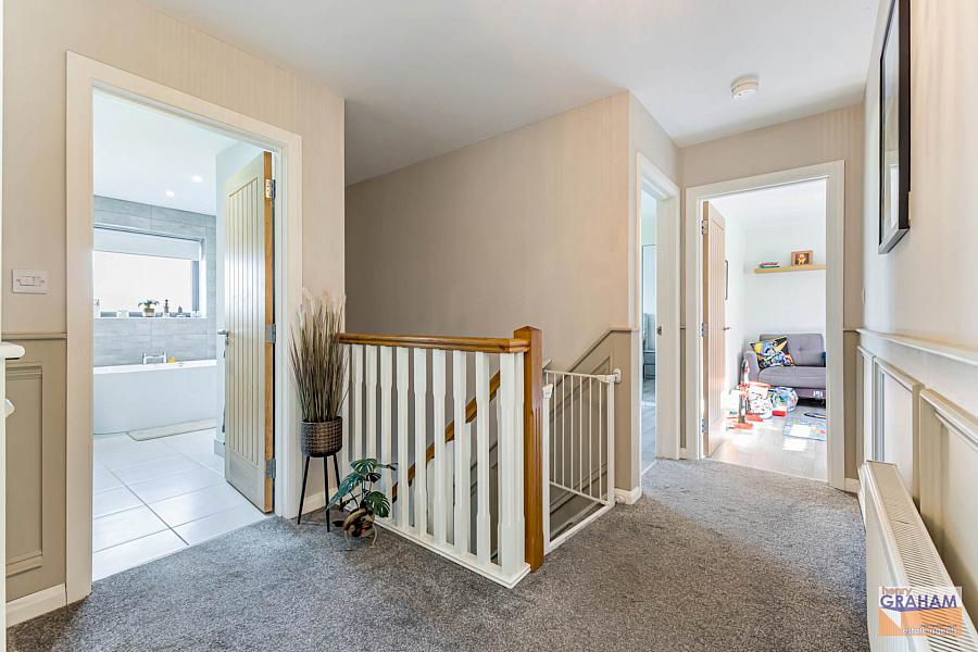 6B Woodfall Manor