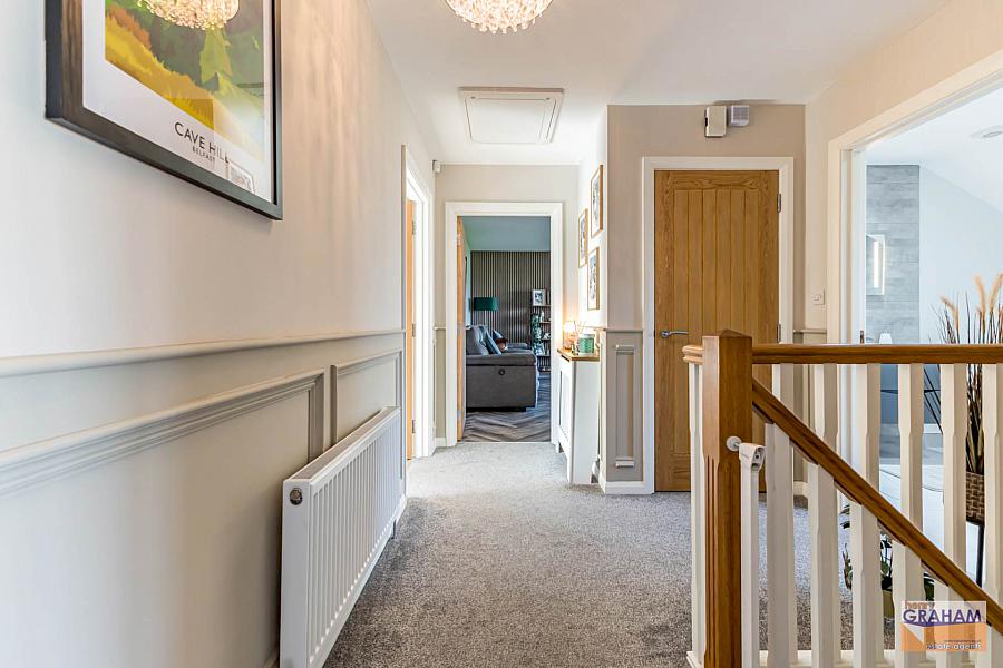 6B Woodfall Manor