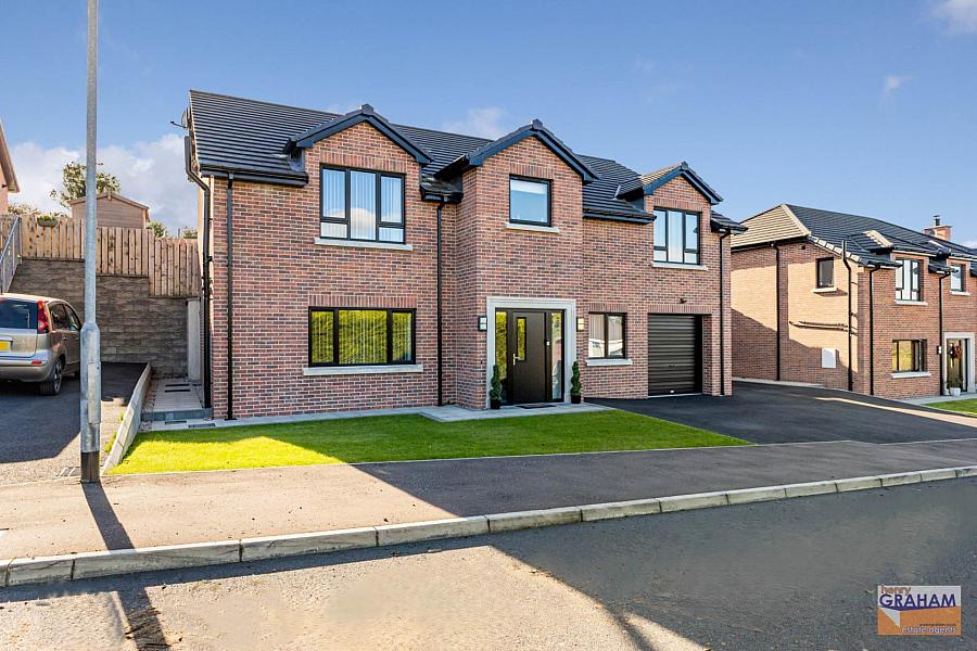 6B Woodfall Manor