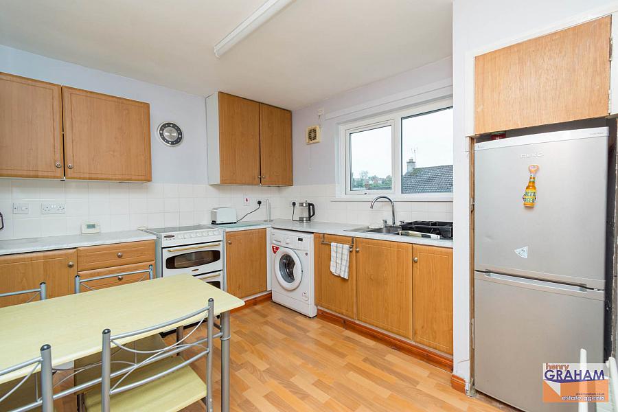 37 Hillview Park