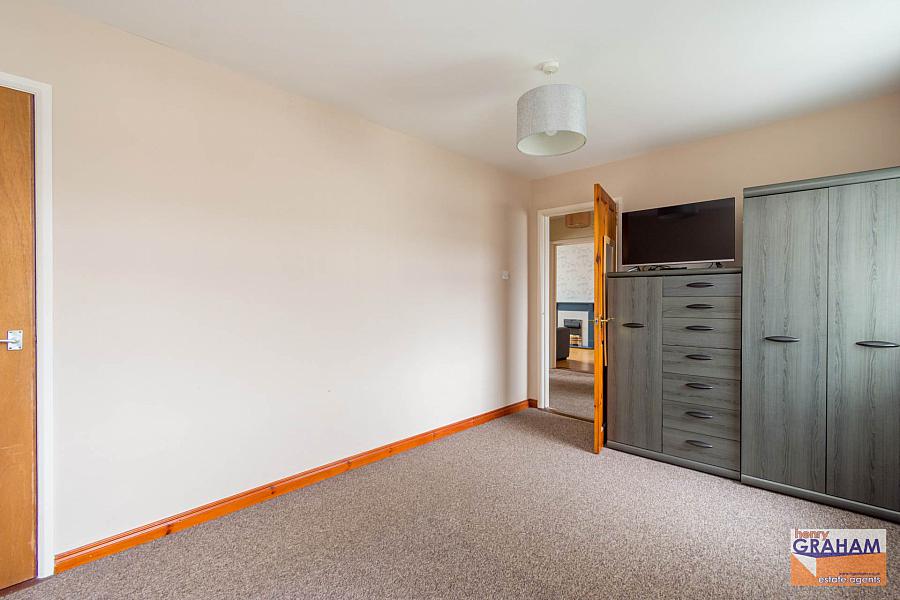 37 Hillview Park