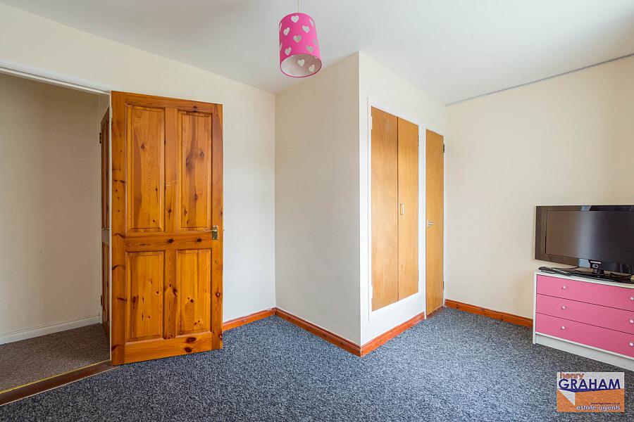 37 Hillview Park