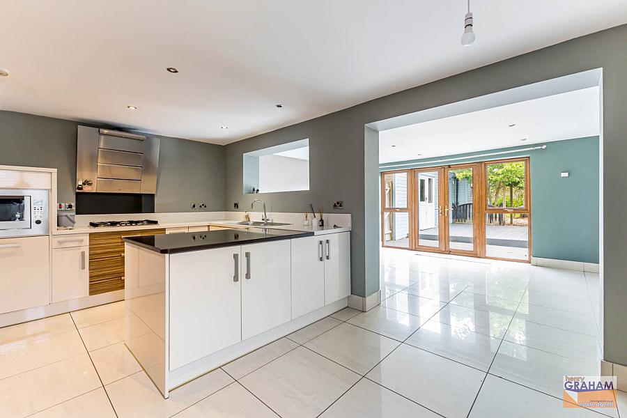 2A Fulmar Crescent