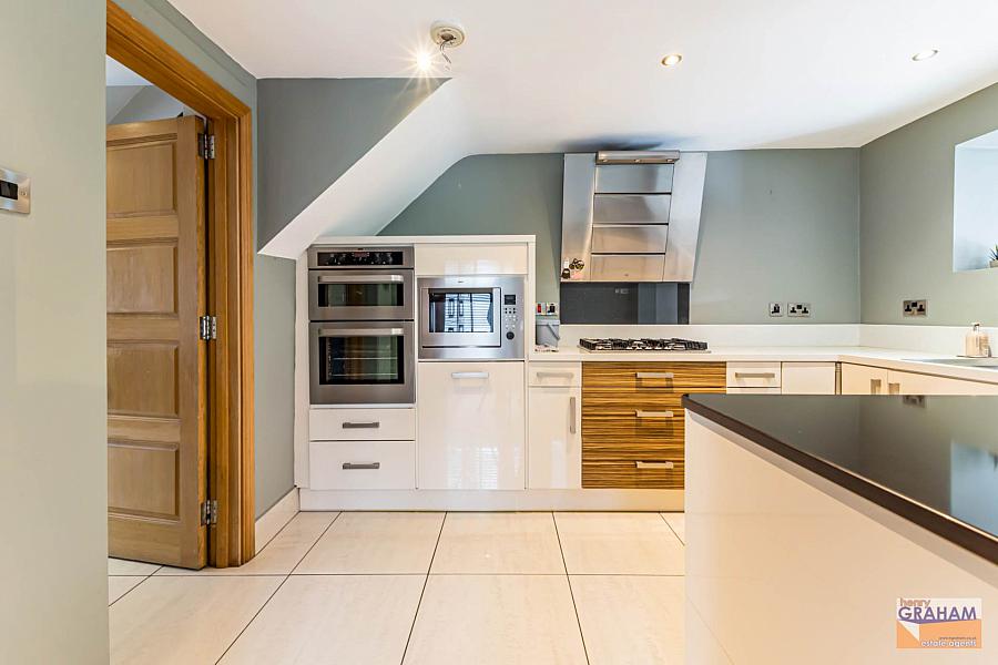 2A Fulmar Crescent