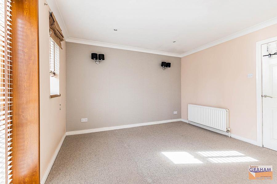 2A Fulmar Crescent