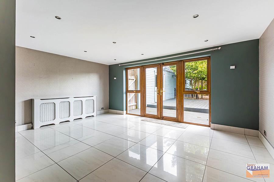 2A Fulmar Crescent