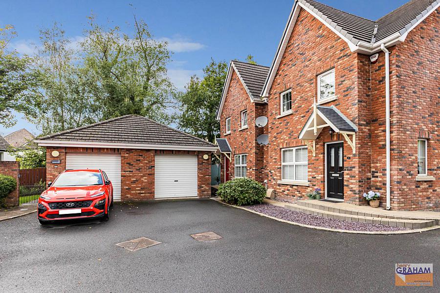 2 Holstein Close