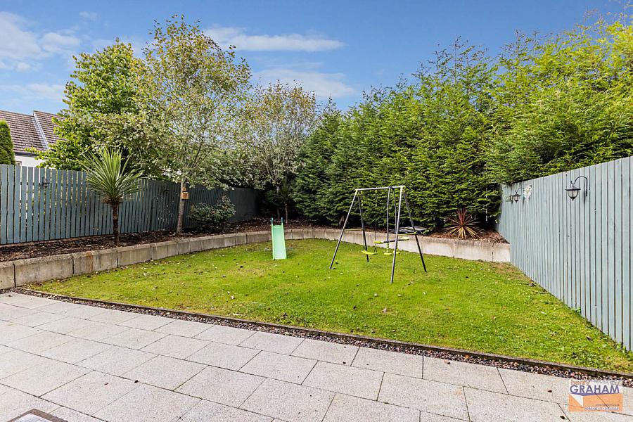 2 Holstein Close