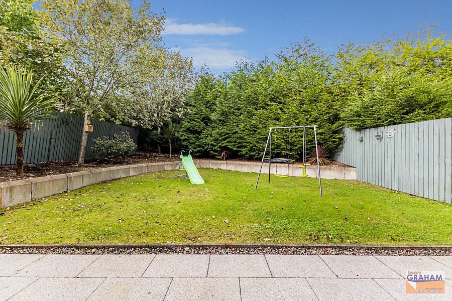 2 Holstein Close