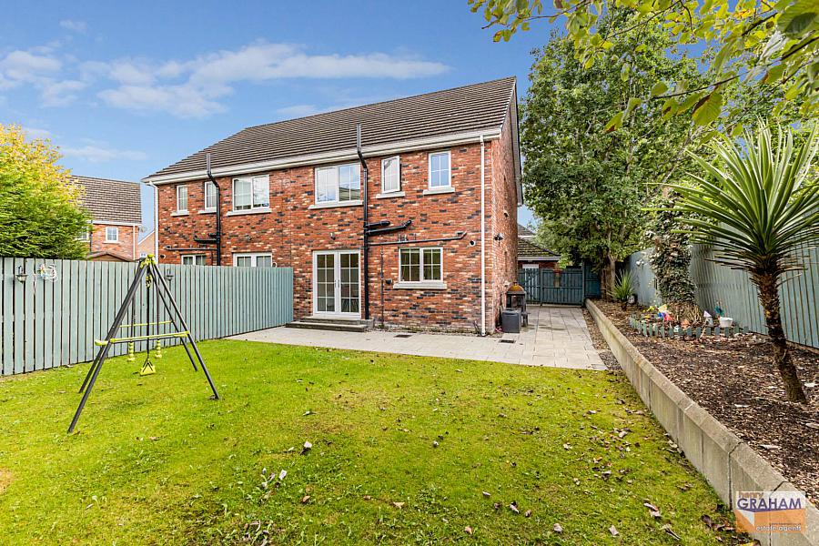 2 Holstein Close