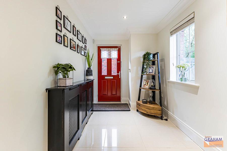 2 Holstein Close