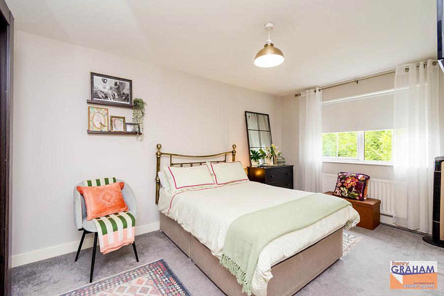 1 Holstein Close