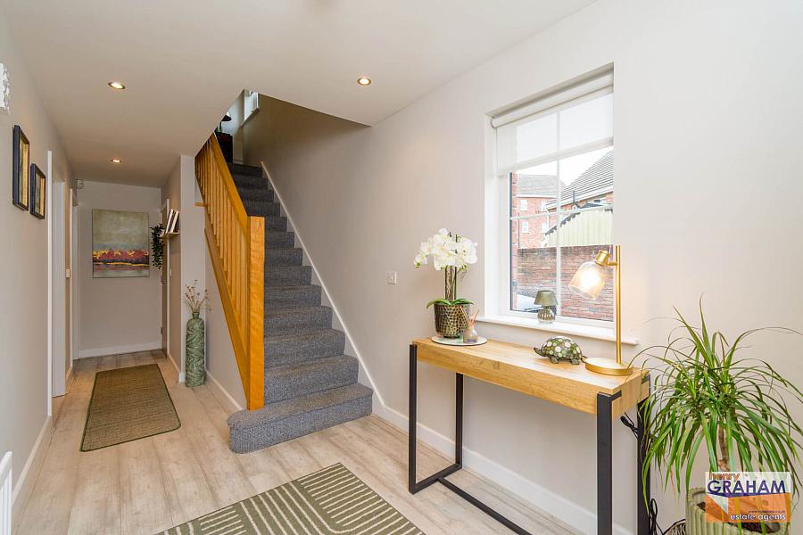 1 Holstein Close
