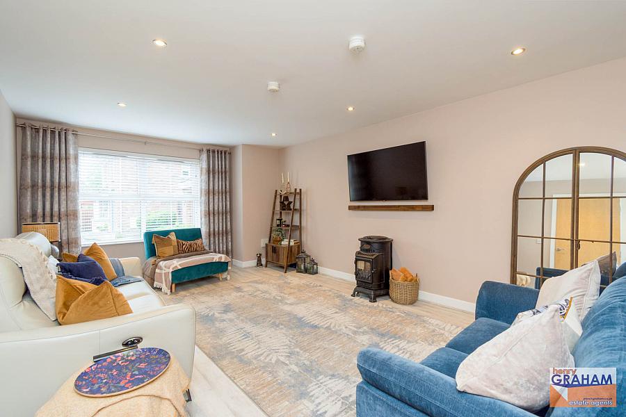 1 Holstein Close