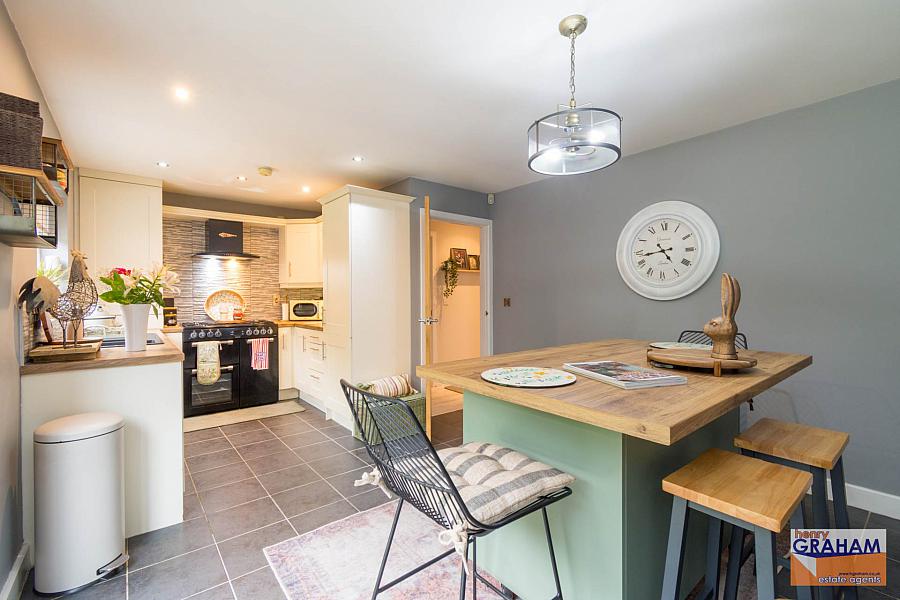 1 Holstein Close