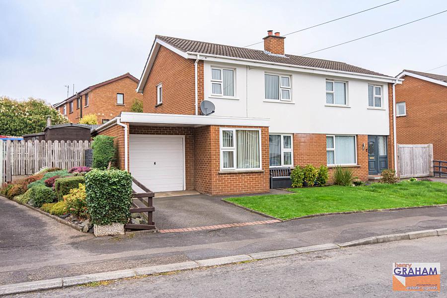55 Sandown Park, Lisburn, BT28 2EN