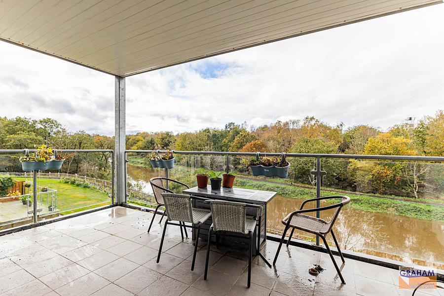 Apartment 4 21 Quay Meadows