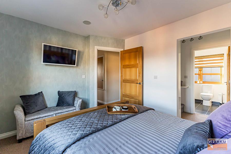 5 Wellington Park Drive