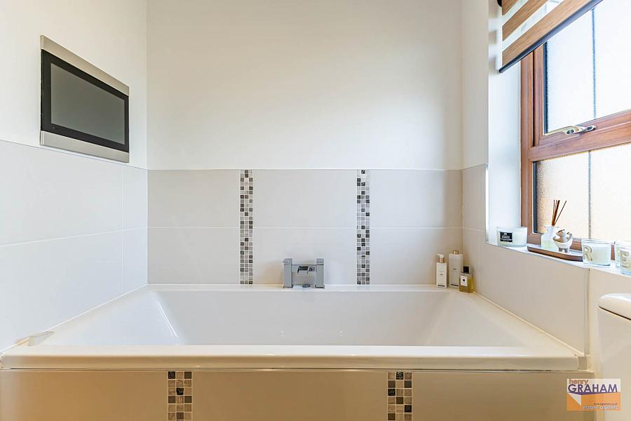 5 Wellington Park Drive