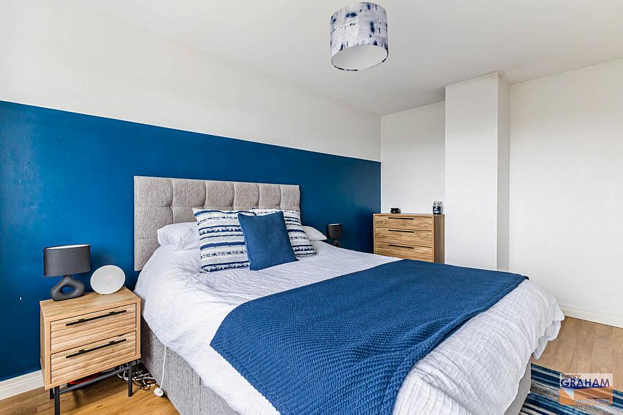 21 Eglantine Park