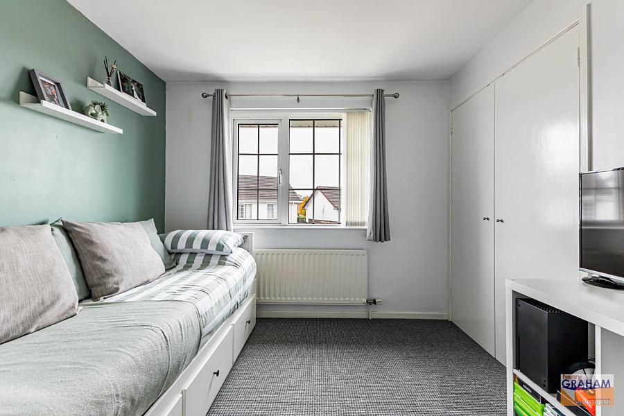 21 Eglantine Park