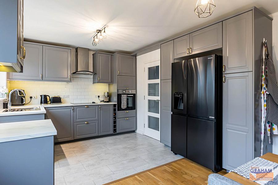 21 Eglantine Park