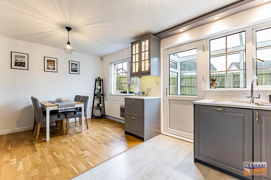 21 Eglantine Park