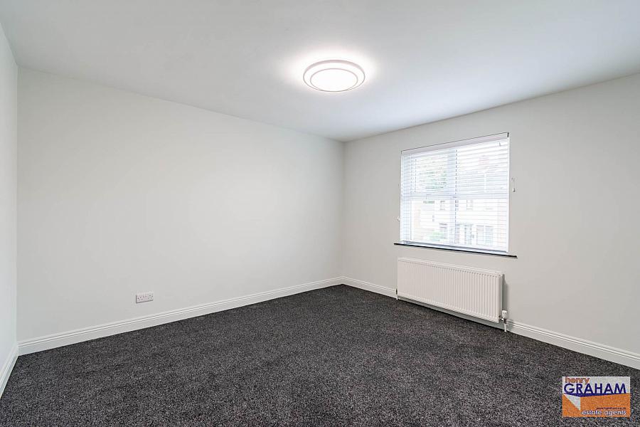8 Roseville Park