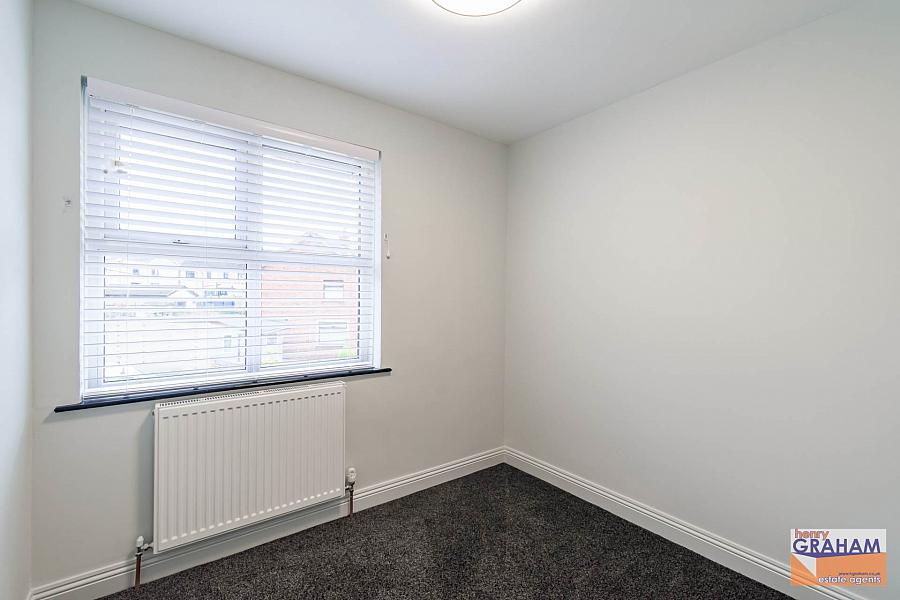 8 Roseville Park