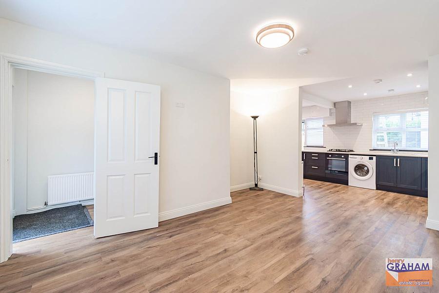 8 Roseville Park
