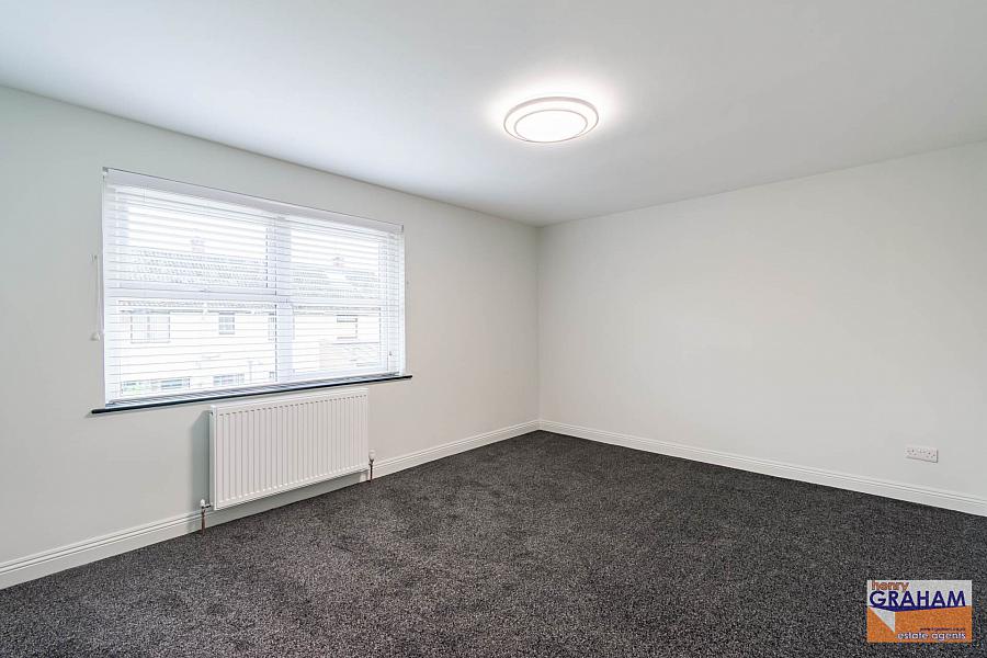 8 Roseville Park