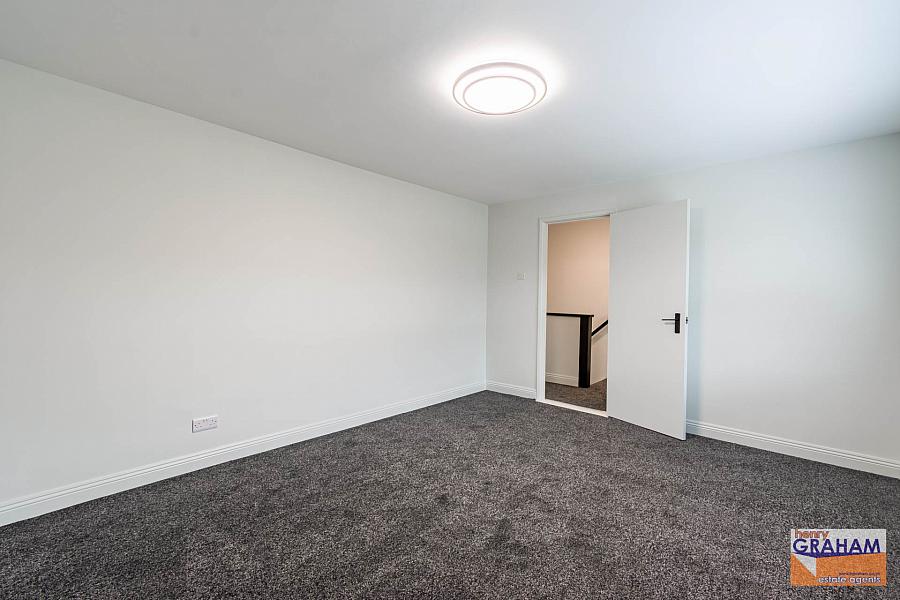 8 Roseville Park