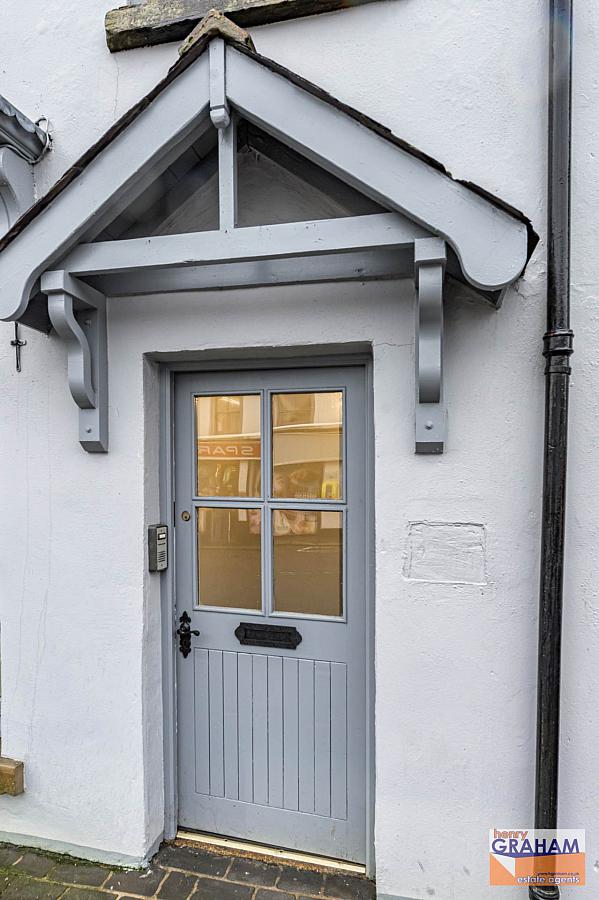 6 Ballynahinch Street