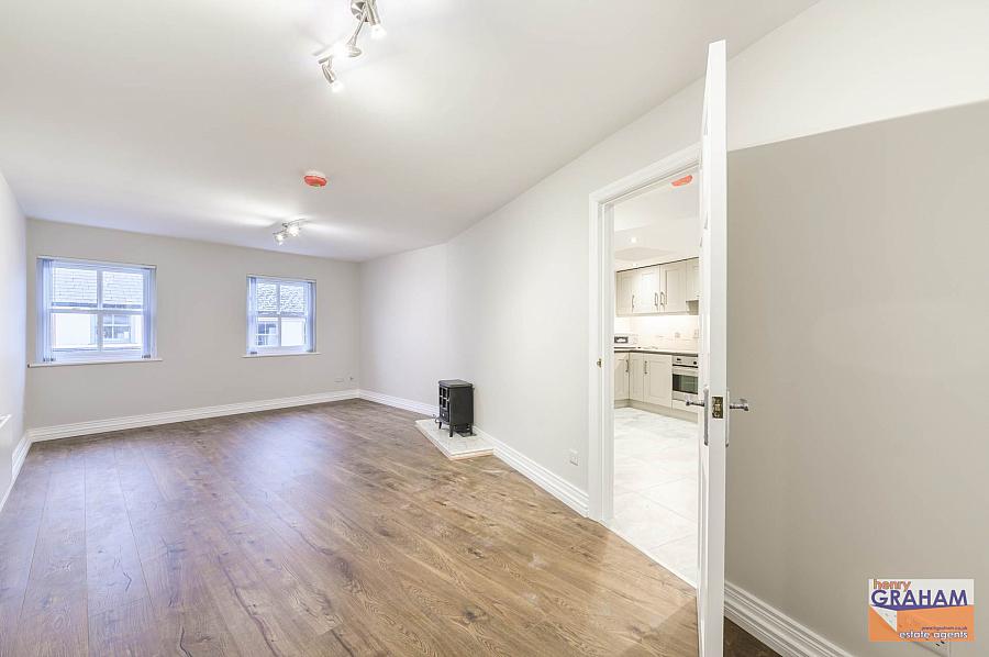 6 Ballynahinch Street