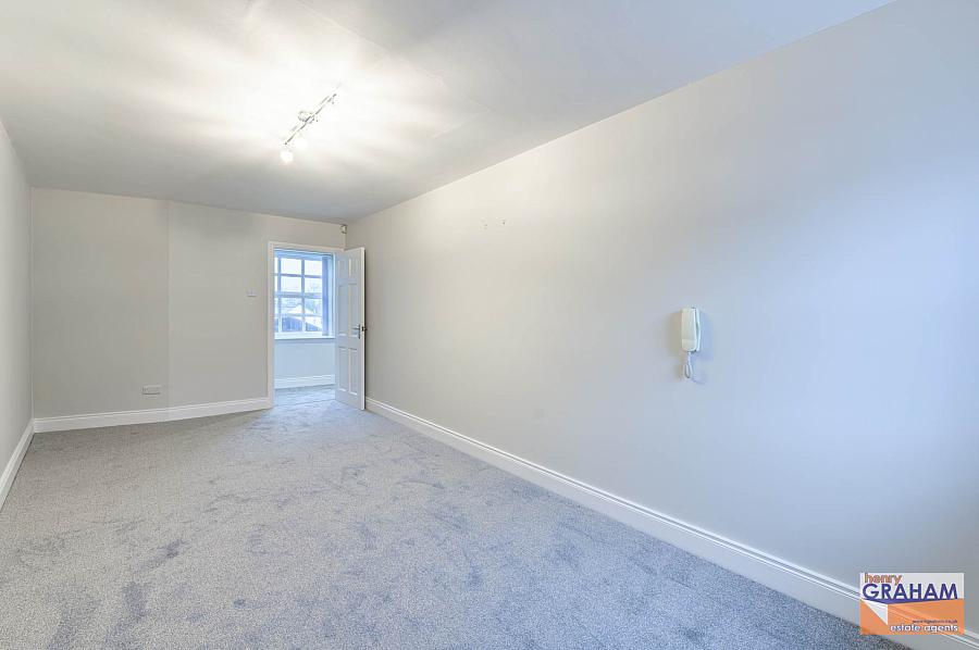 6 Ballynahinch Street