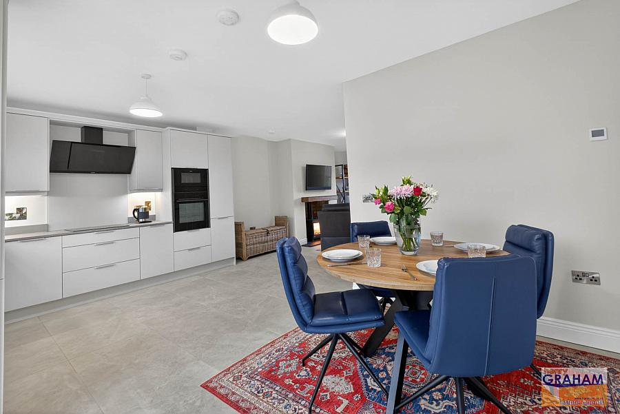 34 Governors Gate Demesne