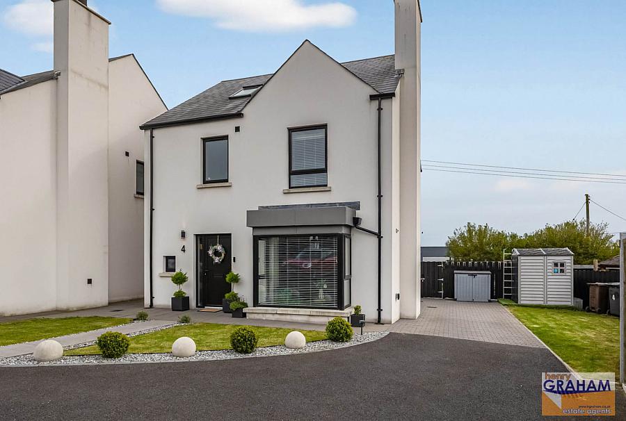 4 Knockbracken Gardens