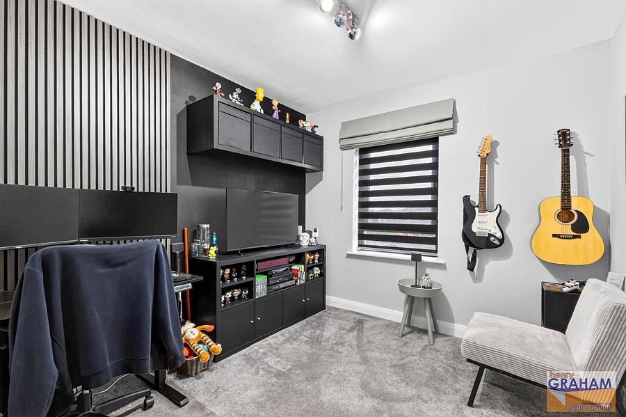 4 Knockbracken Gardens