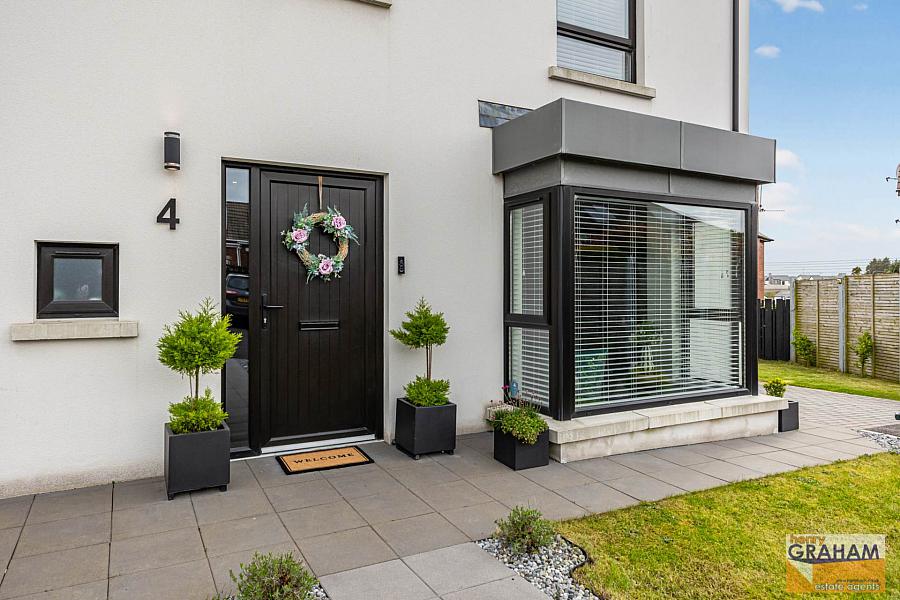 4 Knockbracken Gardens