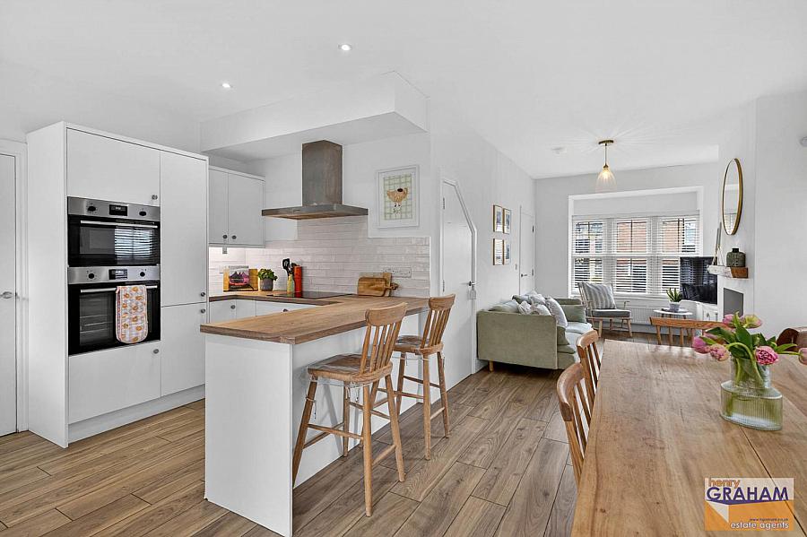 2 Churchview Meadows