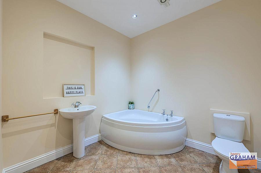 386 Upper Ballynahinch Road