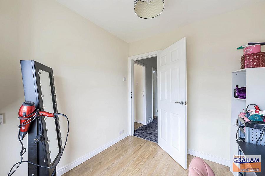 12 Warrenmount