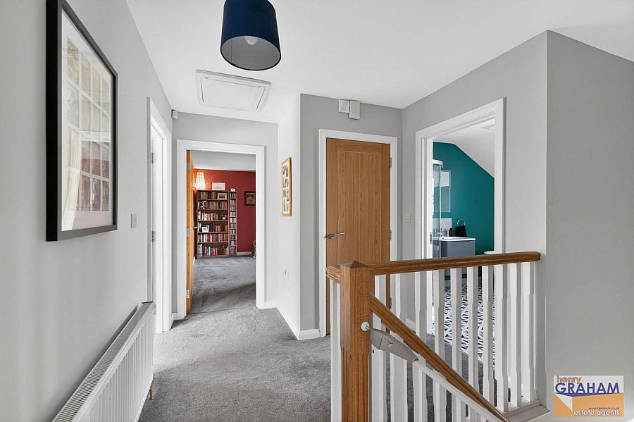 6C Woodfall Manor