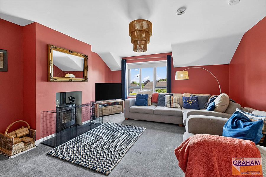 6C Woodfall Manor