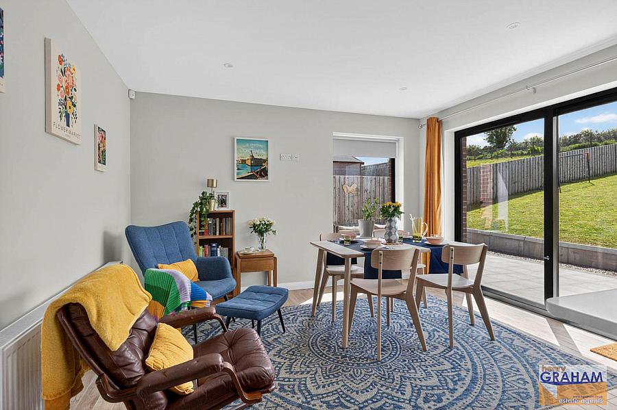 6C Woodfall Manor